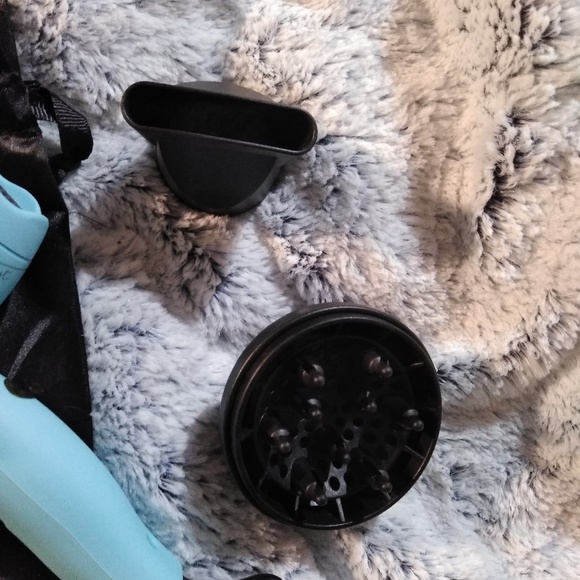 Sold YT Mini Turbo on-the-go Hair Dryer - Picture 3 of 6